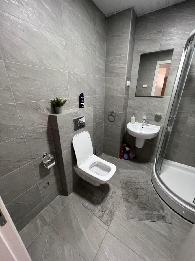 Fanky City Apartments 포드고리차 외부 사진