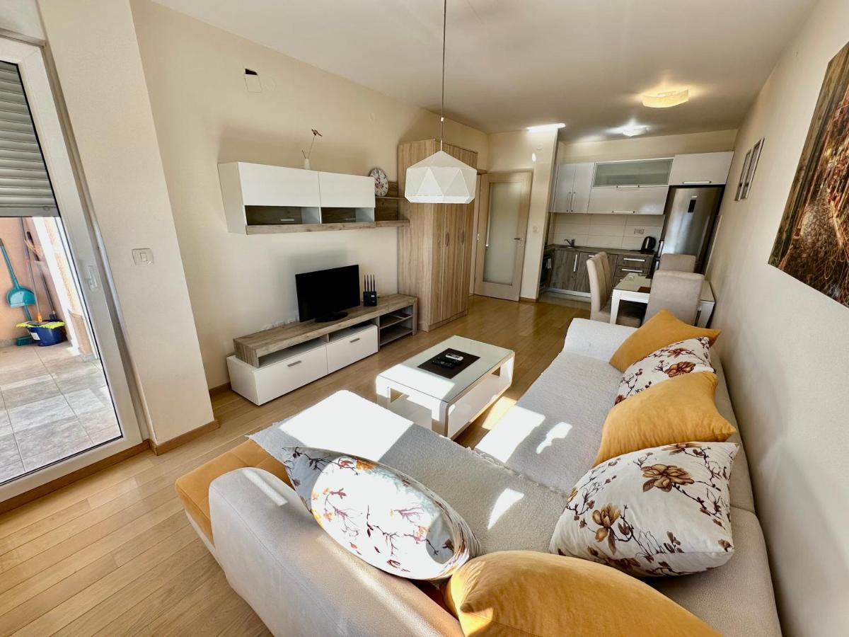 Fanky City Apartments 포드고리차 외부 사진