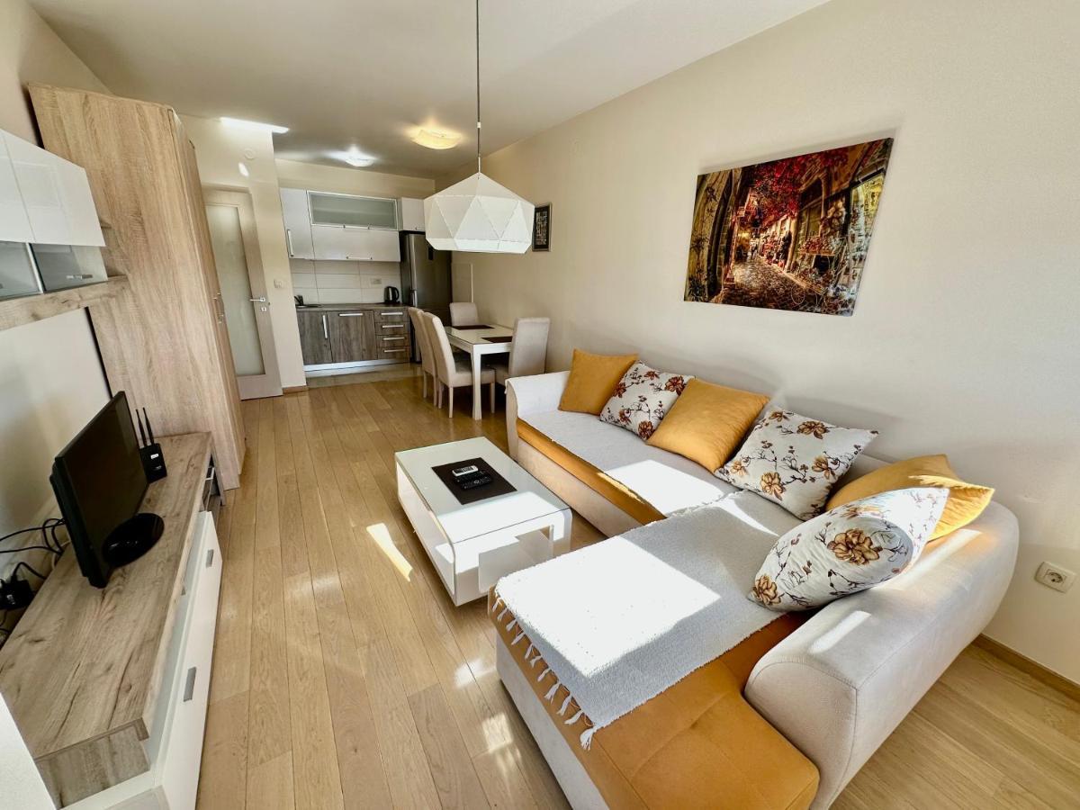 Fanky City Apartments 포드고리차 외부 사진